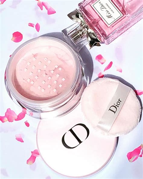 dior poudre parfum|La nouvelle poudre de rose parfumée pour le corps Miss Dior.